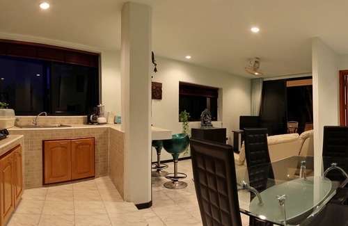 Bophut Apartment | GANESHA 2 bedrooms SEAVIEW apartment POOL +JACUZZI