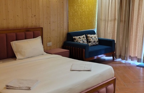 Uttarkashi Hotel | Ganga Beach Resort Uttarkashi