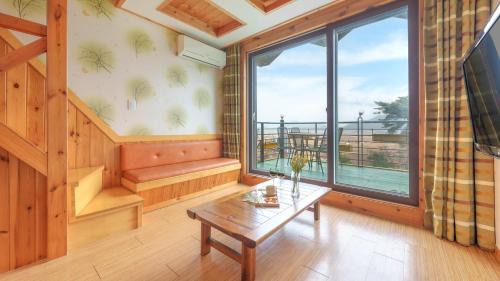 Ganghwa House | Gangwha Jeongwon Pension