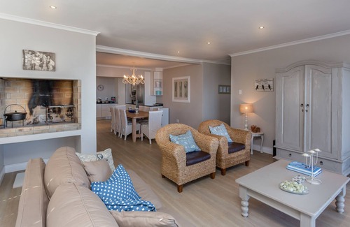 Gansbaai House | Gansbaai Seafront Holiday House: Ons C-huis
