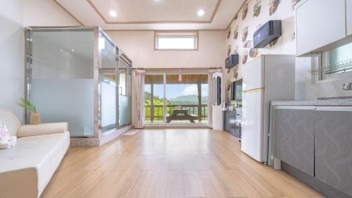 Oeseo House | Gapyeong Art Pension