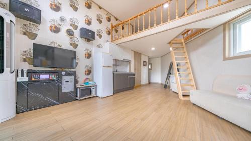 Oeseo House | Gapyeong Art Pension