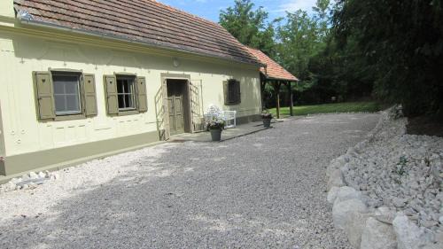 Garabonc House | Gara Cottage