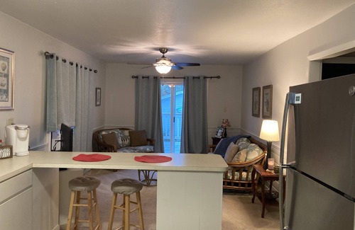 Palacios Apartment | Garage Apartment, Bayview