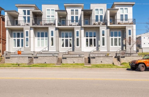 West End House | Garage Haven | Balcony Fun