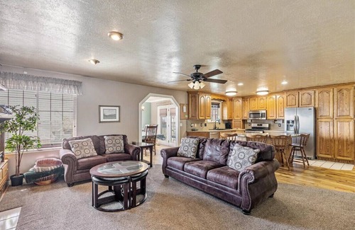 North Ogden House | Garage, Hot Tub and Fully Fenced Backyard!