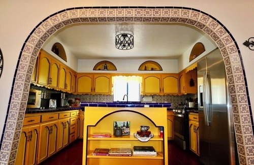 Atascadero House | Garcia Hacienda: Authentic Mexican Villa & Hot Tub