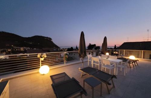 Garda Apartment | Garda view - Nuovo appartamento con solarium vista lago
