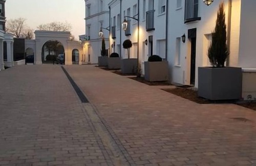 Serris House | Garden Alley House 8 people