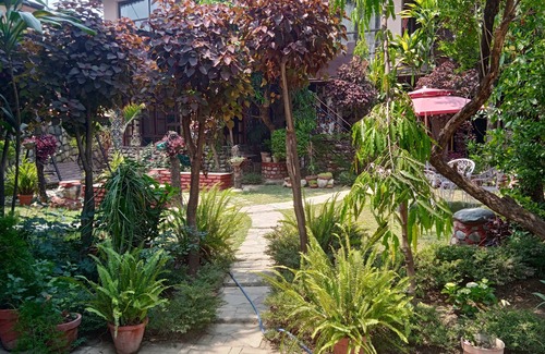 Bullawala House | Garden and mountain view villa