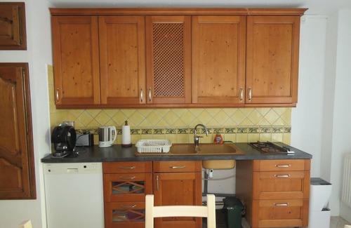 Simiane-Collongue Apartment | Garden apartment in the countryside between Marseille and Aix-en-Provence