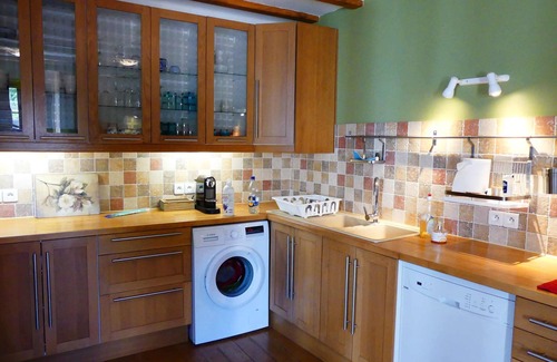 Limoux Apartment | Garden Apartment: AC, spacious, 2 BEDROOMS garden