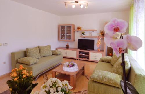 Flengi Apartment | Garden Apartment Maria