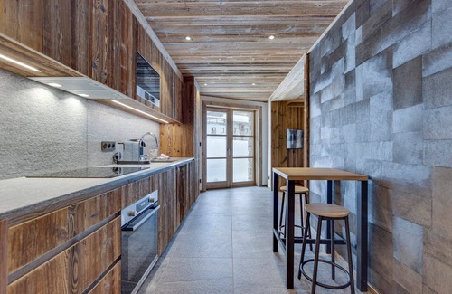 Le Fornet Apartment | Garden Apartment Near Fornet Slopes - Cozy, Modern, Ski Storage, Parking