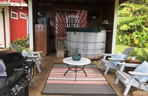 Paauilo House | Garden Apartment w/Hot Tub on Historic Homestead
