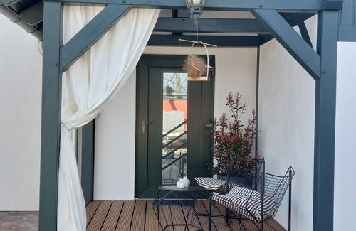 Neutrebbin Apartment | Garden apartment with view of garden apple trees. Pet and family friendly