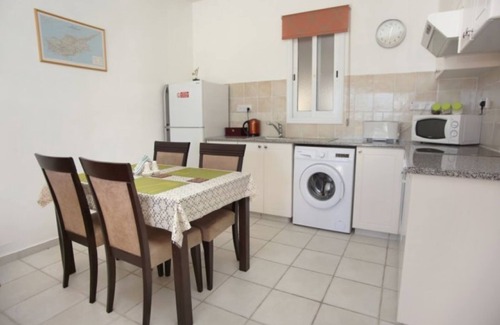 Tala Apartment | Garden apartment with sea views