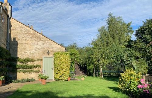 Farthinghoe House | Garden Barn
