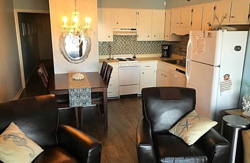Garden City Condo | Garden City beach condo steps from the ocean and Garden City Pier!