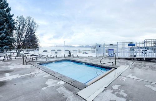 Harbor Village Apartment | Garden City Condo with Pool Access by Bear Lake!