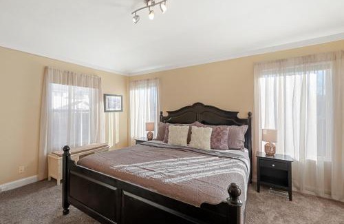 Old North End House | Garden City House with Hot Tub