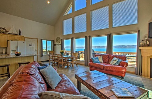 Harbor Village House | Garden City Lake House Hot Tub and Views!