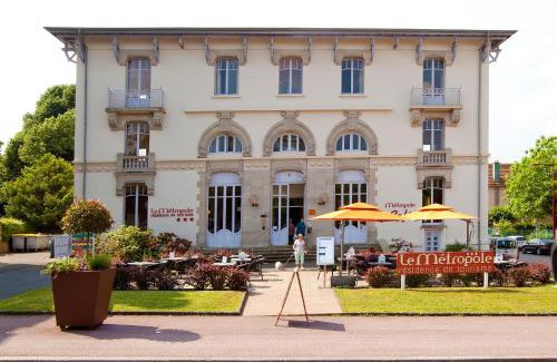 Luxeuil-les-Bains Apartment | Garden & City Luxeuil Ex Le Métropole et Les Thermes
