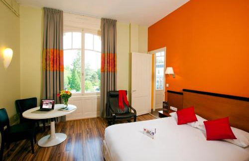 Luxeuil-les-Bains Apartment | Garden & City Luxeuil Ex Le Métropole et Les Thermes