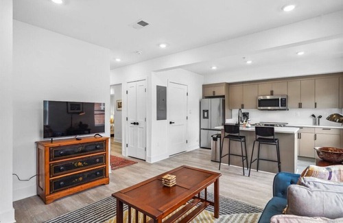 Northeast Bed & Breakfast | Garden & City Skyline View Home in Brookland!