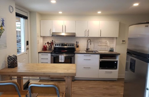 Fairfield House | Garden City Suite: Perfect Location & Comfort
