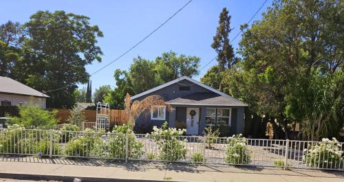 Yuba City House | Garden Clara