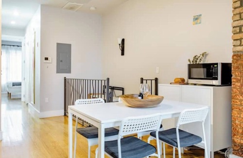 Bushwick Apartment | Garden condo w patio in New York artistic Bushwick