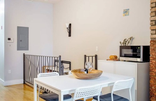 Bushwick Apartment | Garden condo w patio in New York artistic Bushwick
