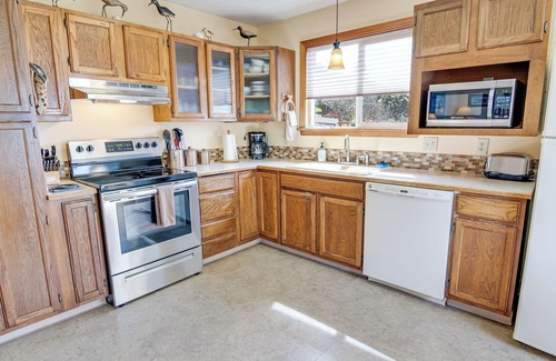 Yachats House | Garden Cottage (By the Sea)