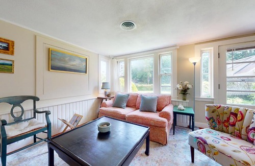 Manchester-by-the-Sea House | Garden Cottage By The Sea
