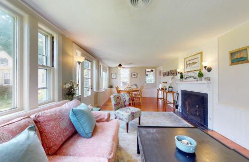 Manchester-by-the-Sea House | Garden Cottage By The Sea