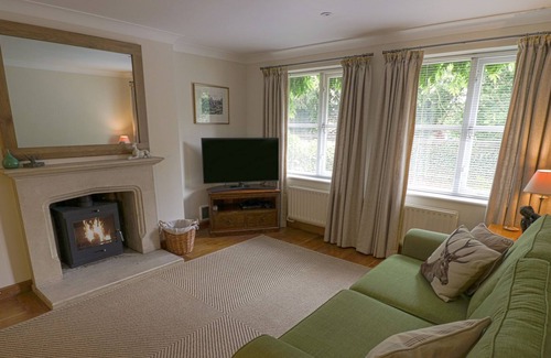 East Norton Cottage | GARDEN COTTAGE, family friendly, with open fire in Billesdon