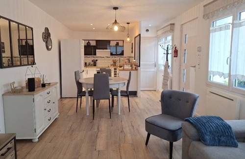 Isles-sur-Suippe Apartment | Garden cottage 15 minutes from Reims.