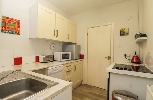 Acton Turville Cottage | GARDEN COTTAGE, pet friendly, with a garden in Acton Turville