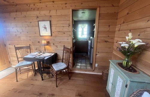Lodge Hill Cottage | Garden Cottage Retreat