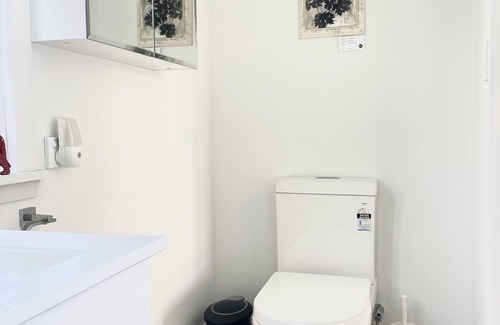 Te Horo House | Garden cottage Te Horo