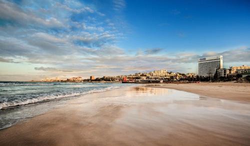 Humewood Hotel | Garden Court Kings Beach