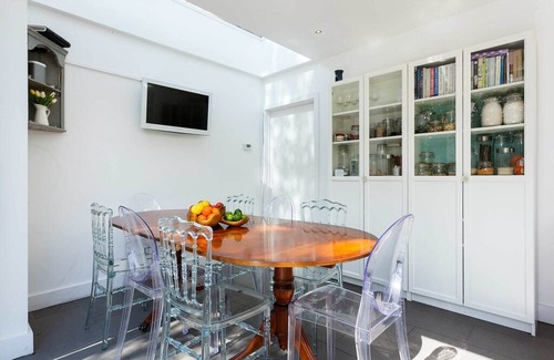 Queen's Park Apartment | Garden Deluxe. - Three Bedroom Apartment, Sleeps 6