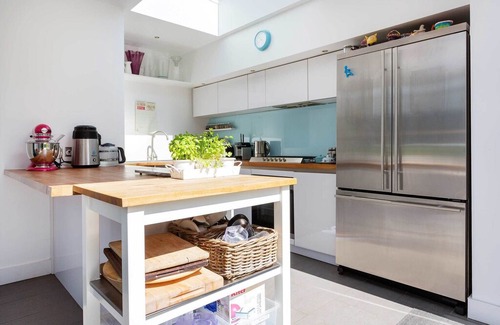 Queen's Park Apartment | Garden Deluxe. - Three Bedroom Apartment, Sleeps 6
