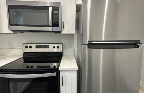 East Riverside House | Garden District Hive in New Orleans with AC, WiFi