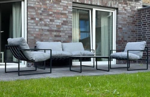 Rustersiel Apartment | Garden Flat At The Harbour In Whv