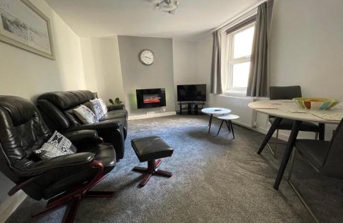 Eastbourne Apartment | Garden flat in 'Little Chelsea'
