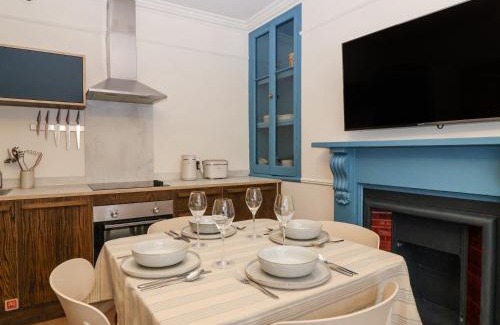 Barbican Apartment | Garden flat on The Hoe - Tamar