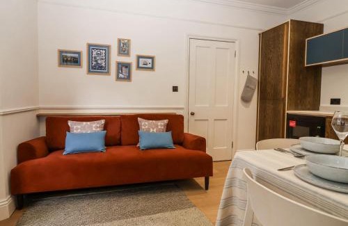Barbican Apartment | Garden flat on The Hoe - Tamar