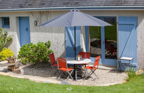 La Foret-Fouesnant Cottage | GARDEN FLOOR class 3* in park. Seaside.2 pers